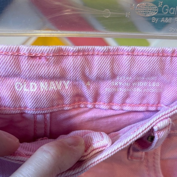 Old Navy Pink Women's Straight Leg Jeans - Picture 2 of 9